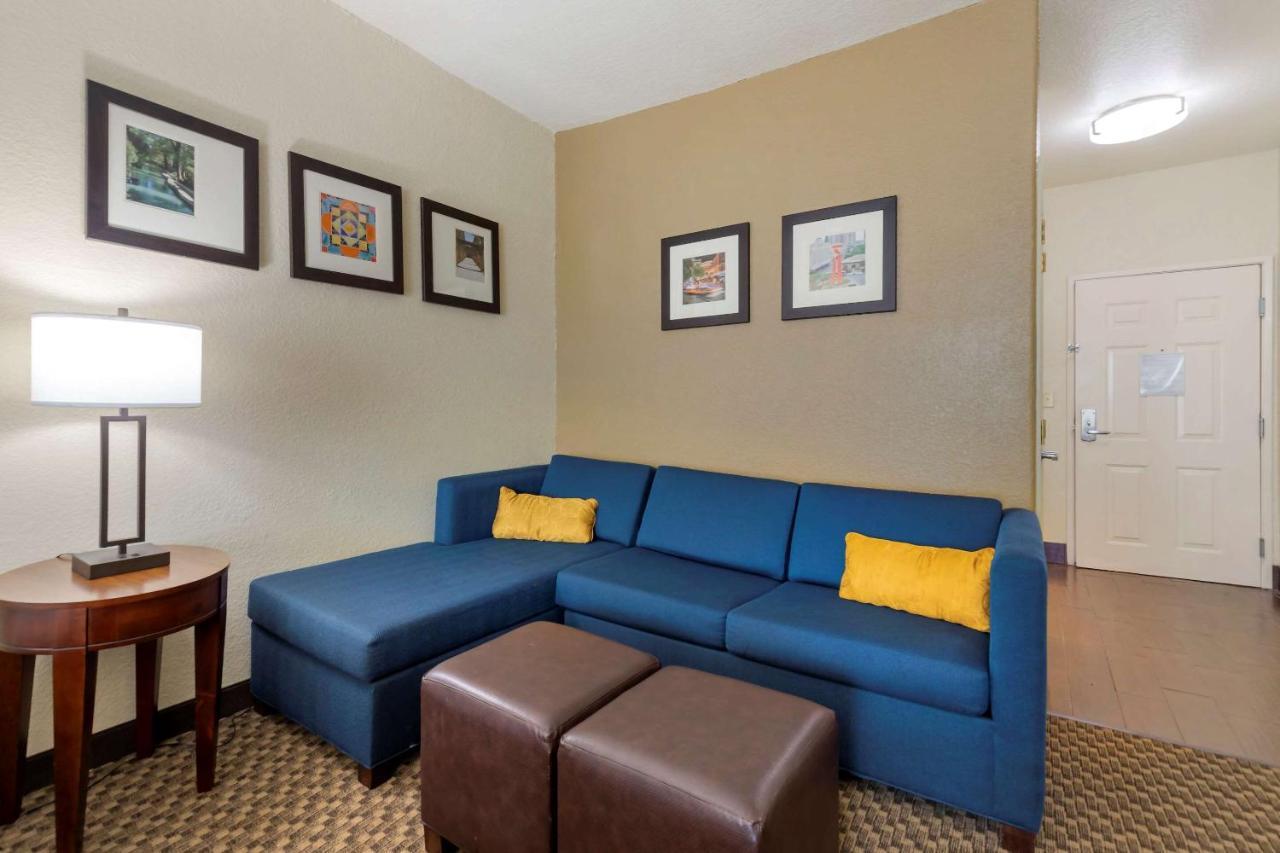 Comfort Inn & Suites Near Six Flags & Medical Center San Antonio Extérieur photo
