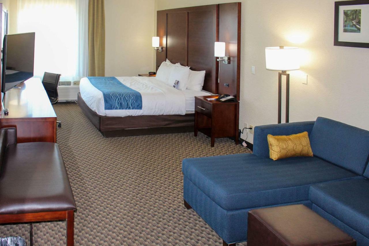 Comfort Inn & Suites Near Six Flags & Medical Center San Antonio Extérieur photo